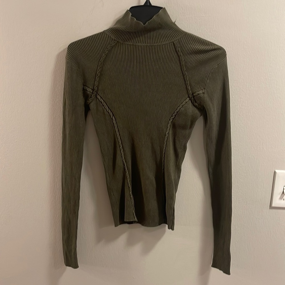 Textured green turtleneck